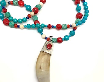 Türkis und rote Koralle mit Horn Anhänger 34 "Halskette, Sante Fe Style Horn Halskette, OOAK Türkis Horn Halskette