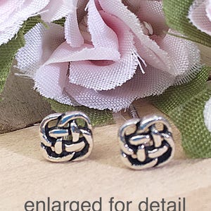 Sterling Celtic Knot Stud, Sterling Celtic Love Knot Stud, Celtic Eternity Stud, Bridesmaid Sterling Celtic Love Knot Stud