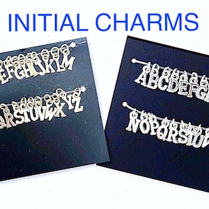 Schreibmaschinenschrift Initial Charms für Ohrringe, Halsketten und Armbänder in Silber & Gold, 3/8” Capitol Letter Metall Charms in Gold oder Silber