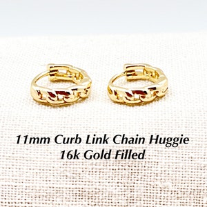 Dainty Gold Filled Curb Chain Huggie, Minimalist Gold Chain Snap Huggie, Outer Ear Gold Chain Huggie, 11mm Gold Filled Huggie, 16k Gold Fill