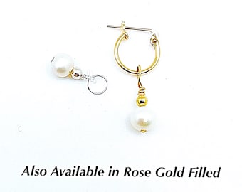Encanto de pendiente de aro de perla blanca pequeña cambiable, encanto de collar de perla blanca, encanto de pulsera de perla blanca, encanto de huggie de perla cambiable