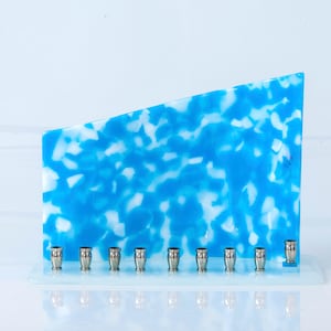Himmlische Menora, blaue und weiße Menorah, Kunstglas Menorah, handgemacht, Kunstglas, Judaica, Chanukka, jüdische Feiertage, jüdisches Hochzeitsgeschenk