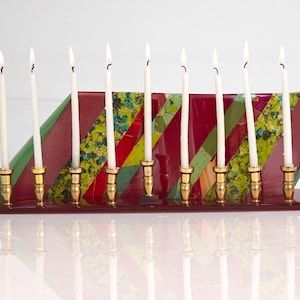 SOFORT LIEFERBAR: Waves of Light Menorah, Kunst Glas Menorah, rote und grüne Menorah, Chanukah, Jüdische Feiertage, Jüdisches Hochzeitsgeschenk, judaische Kunst
