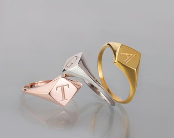 Rhombus Signet Ring, Personalized Ring, Engraved Ring, 9k 14k or 18k Solid Gold, Monogram Ring, Any letter Signet Ring, Unique Gift For Her