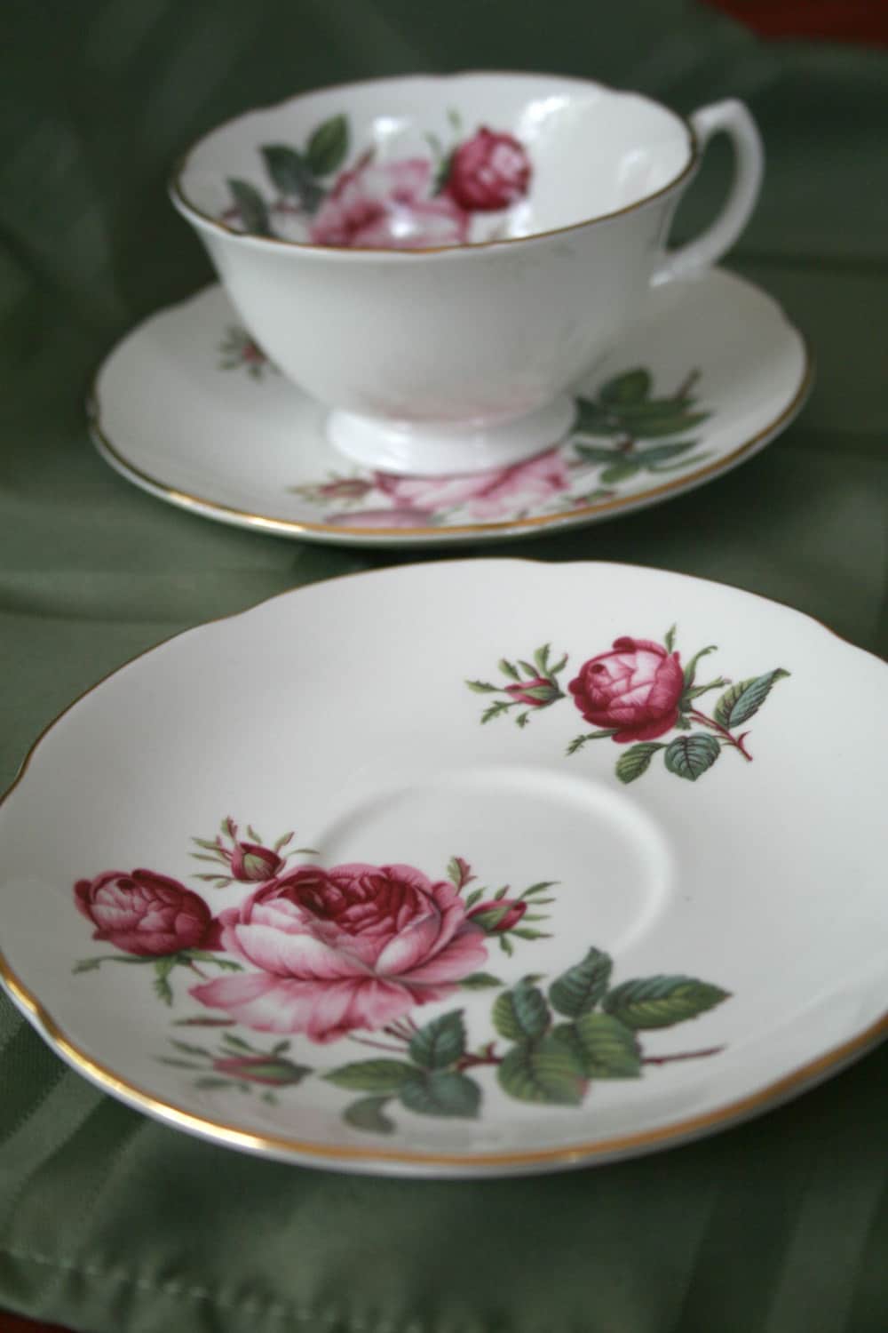 Royal Grafton Fine Bone China, Rose Pattern, Set of 2 Cups and Saucers