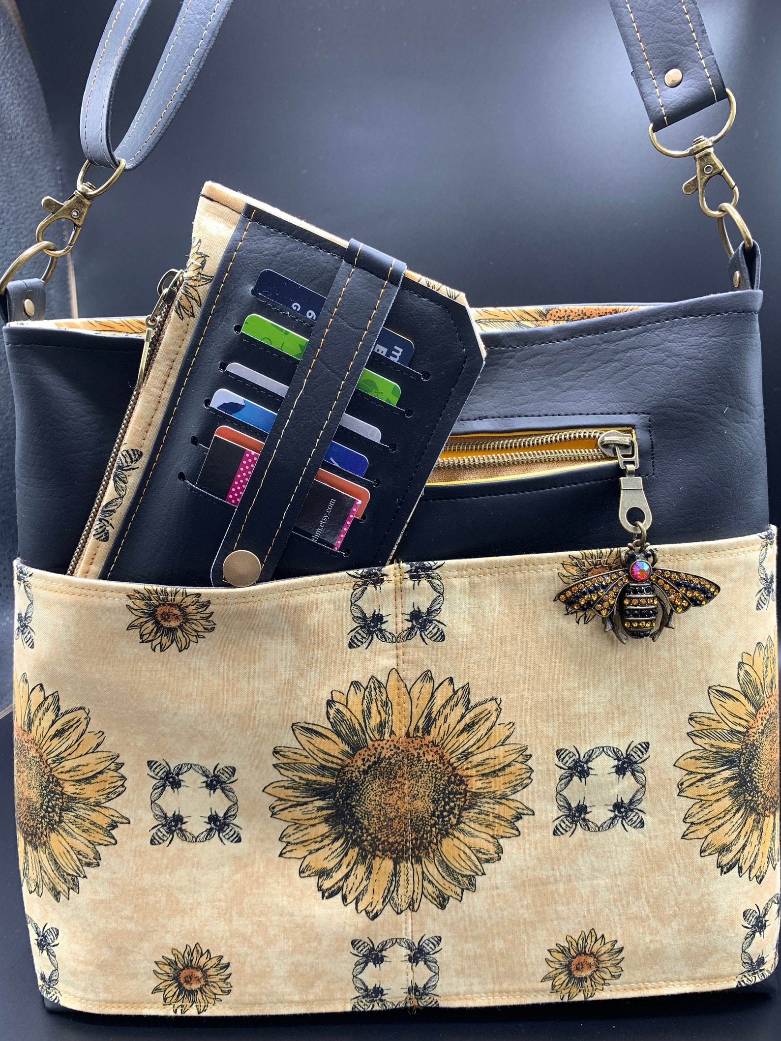 Sunflowers and Bees Crossbody Bag PLUS Purse Pal | Etsy