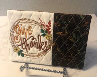 Embroidered Thanksgiving Mug Rug: Fall Coffee Coaster