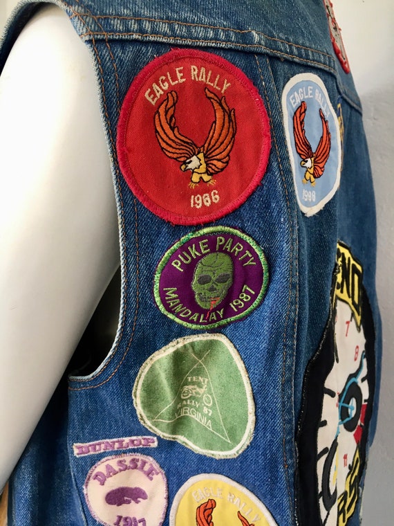 RARE! 80s motorcycle vest denim patches pins swee… - image 6