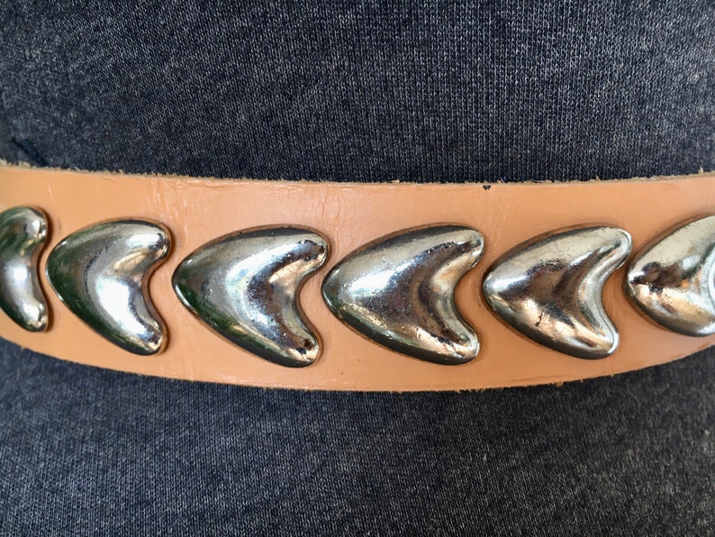 80s heart studded light tan genuine leather belt silver toned metal love heart studs rock and roll chick western cowboy small vintage
