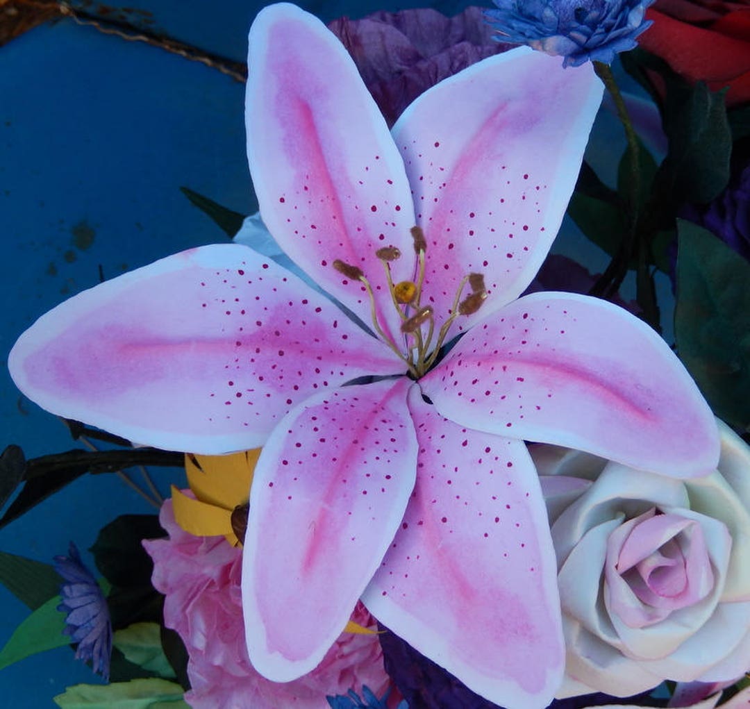 Paper Lily Stem Paper Flowers White Lilies Pink Lilies Tiger Lilies Paper Flower Lily Lily