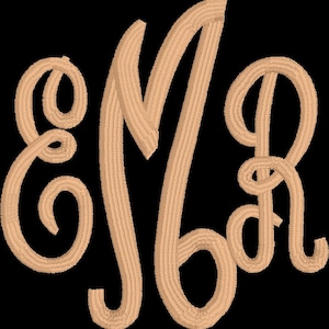 Op de afbeelding: Een monogramontwerp met de letters E, M en R in een vloeiende, cursieve stijl. De letters zijn in een lichtbruine kleur met een getextureerde, gestikte uitstraling, tegen een effen zwarte achtergrond. Ideaal voor gepersonaliseerde cadeaus.