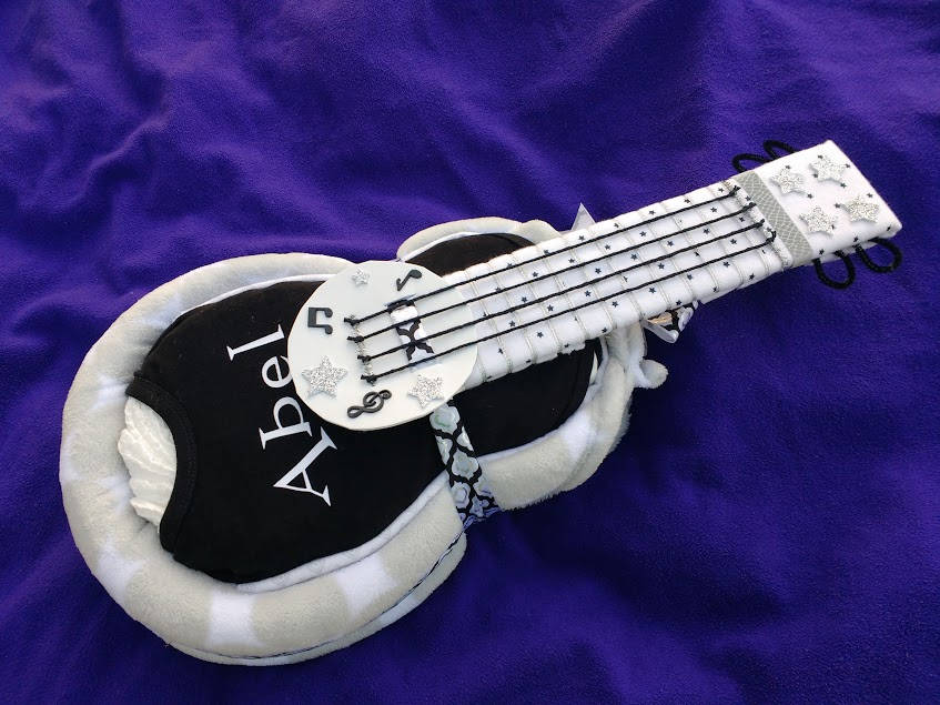 Gateau De Couches De Guitare Personnalise Cadeau Bebe Nom Etsy