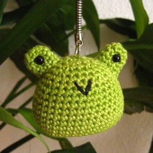 Pendant *little frog*, crocheted