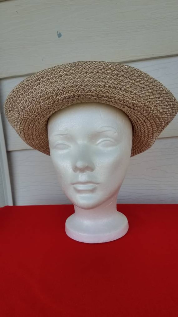 Rare c.1965 Halston for Bergdorf Goodman's Velvet Novelty Hat main image 1