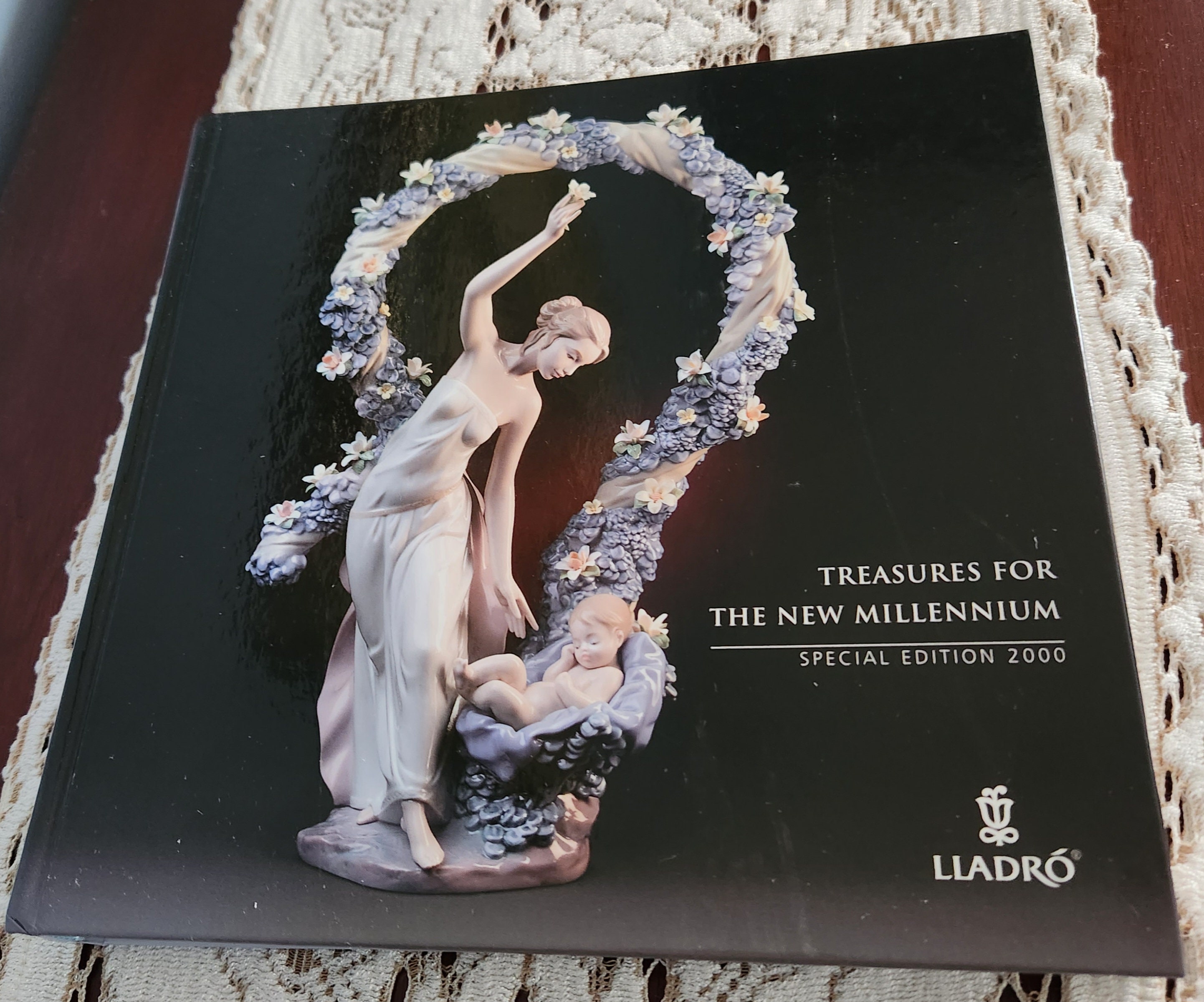 LLADRO 2000/2001 ハードカバー 作品集 カタログ LLADRO 2000/2001 ハードカバー 作品集 カタログ LLADRO 2000/2001