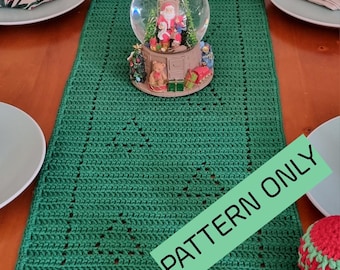 CROCHET PATTERN - Christmas Tree Table Runner - Filet - PDF