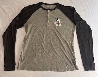 Disney Parks Cast Exclusive Mickey Mouse Henley Shirt Knit Gray Men’s M