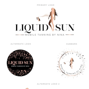 Puede incluir: Un tablero de inspiración para un negocio de bronceado móvil llamado "Liquid Sun" con un logotipo que muestra una silueta de una mujer que se está rociando con bronceador. El tablero de inspiración incluye imágenes de una mujer en traje de baño, un coco, una palmera y una paleta de colores de negro, blanco, rosa y cobre.