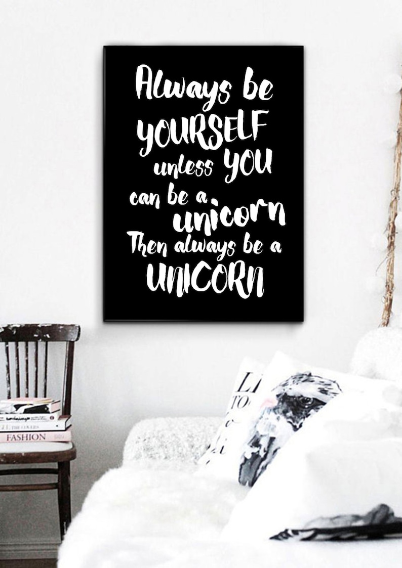 T-shirt Maglietta Donna J2079 Unicorns Are Born In Agosto Unicorno Compleanno EB