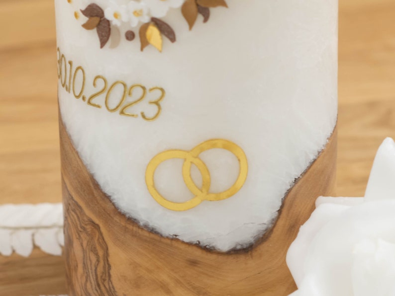 Hochzeitskerze WOODEN LOVE mit echtem Holz, wachsverziert und mit Teelichteinsatz Bild 4