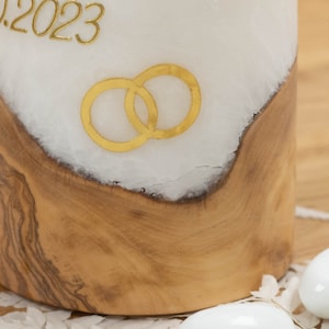 Hochzeitskerze WOODEN LOVE mit echtem Holz, wachsverziert und mit Teelichteinsatz Bild 6