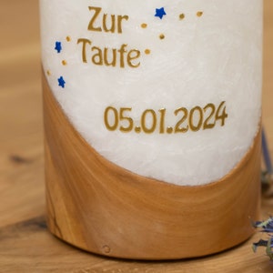 Taufkerze mit echtem Holz ANTON wachsverziert und personalisiert Bild 6