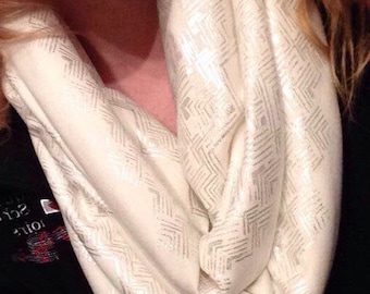 Zigzagging Pattern Infinity Scarf