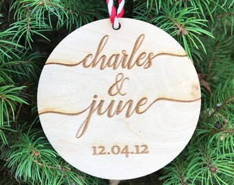 Nuestro primer adorno navideño, adornos personalizados, Sr. y Sra., etiqueta de regalo de boda, regalos de despedida de soltera, recién casados, novios