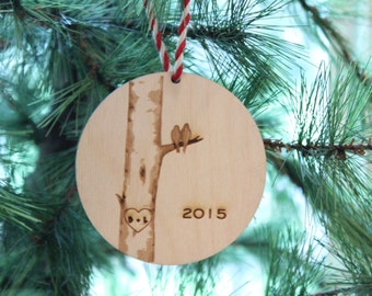 Adorno navideño personalizado de pájaros del amor: regalo para recién casados