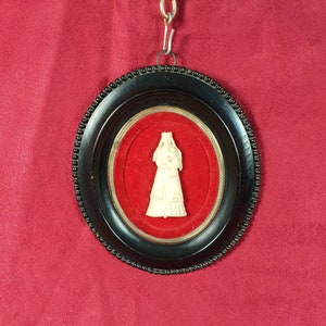 MARY | Small oval religious frame in black wood in Napoleon III style with statuette of the Virgin and Child | France 1940