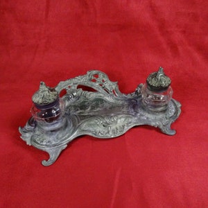 ART NEW | Old double desk inkwell in glass and spelter with Art Nouveau foliage decor | France 1900