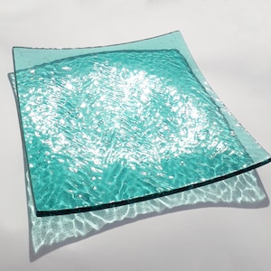 Verschmolzene Glas Schale aus aquablauem Glas