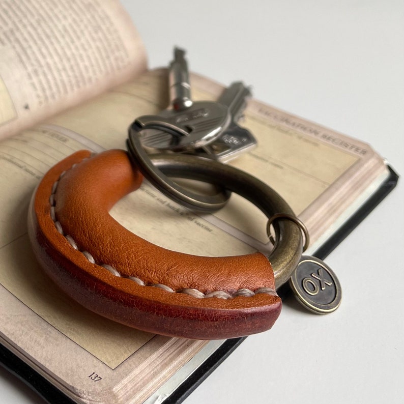 Leather keyring sturdy, elegant and handmade in our studio in Hamburg image 1