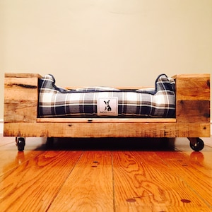 Pallet Wood Dog Bed