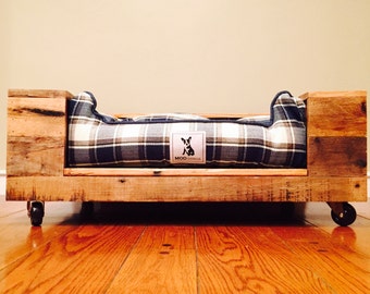 Pallet Wood Dog Bed