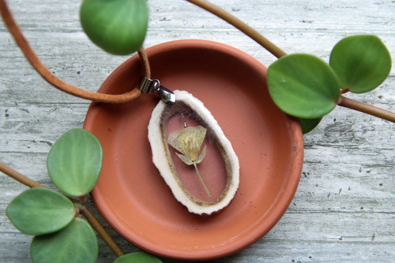 Antler Pendant Plant Jewelry Flower Necklace Mushroom Pendant Dried Flower Necklace Real Plant Necklace Yellow Flower