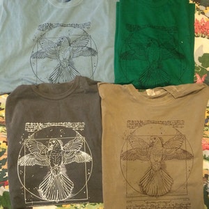 VITRUVIAN PAPAGEI - Unisex T-Shirts - locker sitzender Rundhalsausschnitt