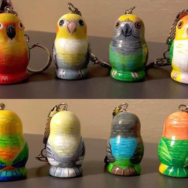 Portachiavi in legno di pappagallo per bambola russa nidificante - personalizzati per assomigliare al tuo uccello!