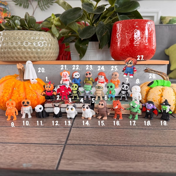 3D printed Halloween character minis! Chucky, IT, skeletons,Michael Meyers, Demon, zombie, mummies, Frankenstein, Wendigo, Jason