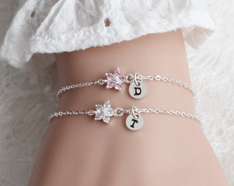 bracelet fleur fille, fille fleur en bas âge, cadeau personnalisé fleur fille, petit bracelet fille mariage, serez-vous ma fleur fille proposition