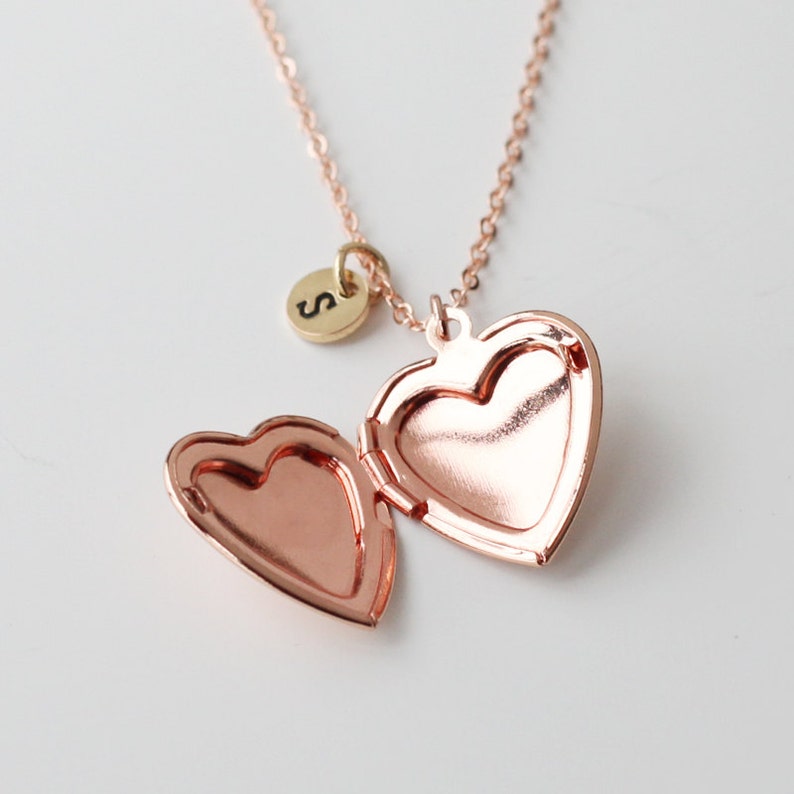locket necklace, gold heart Locket initial Necklace, gift for lover, gift for mom, Valentine's Day gift, Mother's Day gift, family necklace image 5