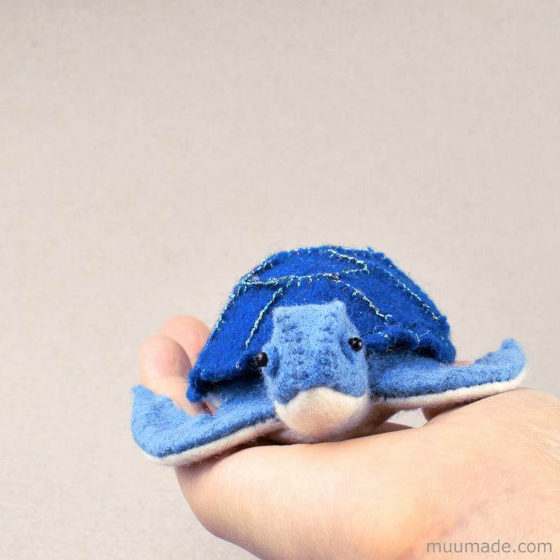 A felt sea turtle. Its sewing pattern & instructions is available for instant download from muumade.etsy.com.