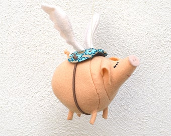 Flying Pig Sewing Pattern, Felt Pig with Wings, Whimsical Decor, Inspirational gift, Felt Animal Tutorial, DIY Craft for adult, Dream