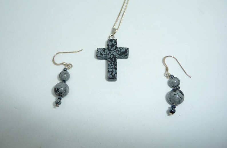 Vintage Polished Scottish Glasgow Granite Agate Cross with Silver Chain /& Dangle Drop Earrings