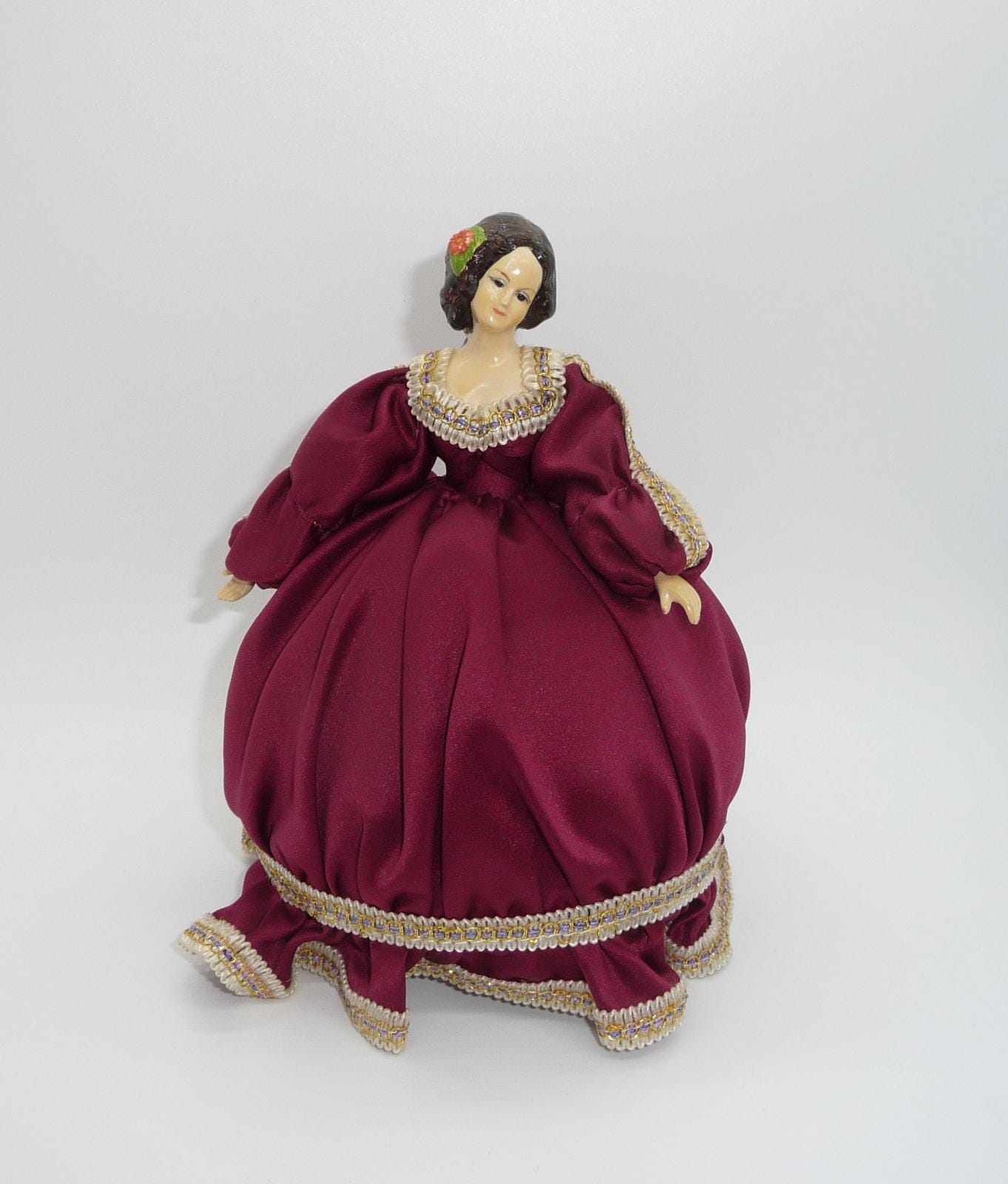 POUPEE DE PORCELAINE DE 40cm MUSICALE ET ARTICULEE EN PARTIE