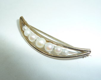 Vintage Winard Gold Filled Crescent Moon Brooch with Freshwater Pearls