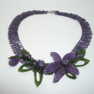 Stunning Unique Vintage Woven Seed Bead Flower Decorated Purple & Green Collar Choker Necklace