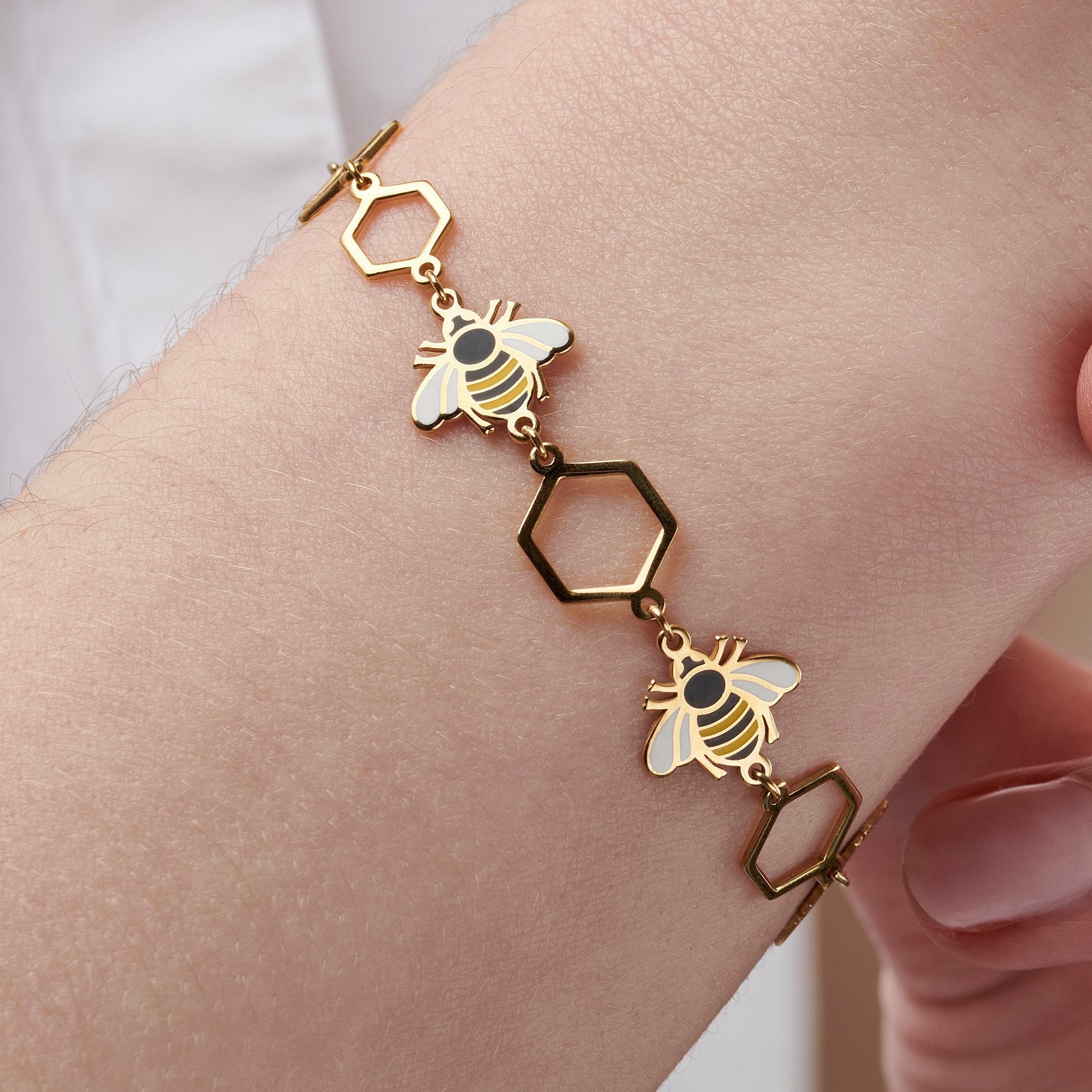 Amazon.com: Molly B London Sterling Silver & 9ct Gold Vermeil Honey Bee  Charm Bracelet. Adjustable, Dainty Jewelry Chain Bracelets For Women and  Girls. Perfect as Birthday Gift, Celebrations, Sweet 16: Clothing, Shoes