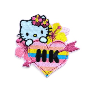 Naszywka do prasowania z haftem „HK Heart and Flowers” | Hello Kitty | Oficjalnie licencjonowane naszywki | Urocze naszywki z kotkami