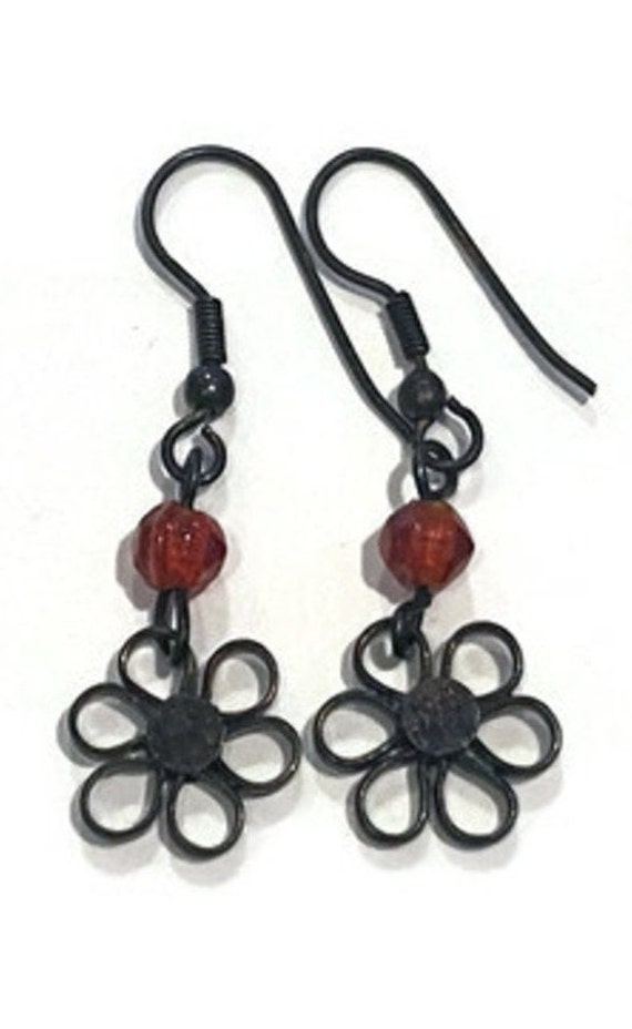 Vintage Flower Drop Earrings | New and Unused | D… - image 3